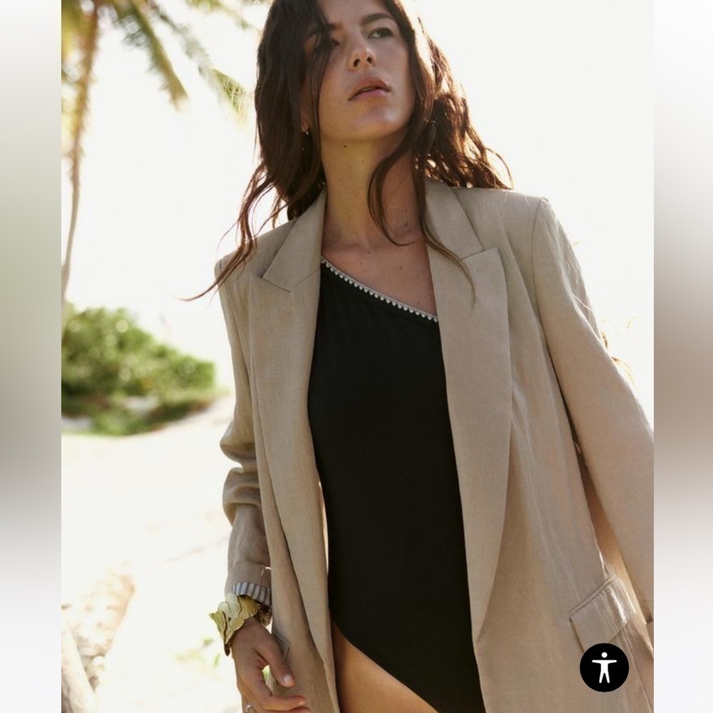New (w/o tag)  CONTRASTING ROLLED UP SLEEVE BLAZER 🪴- price is firm🪴 - Picture 3 of 8